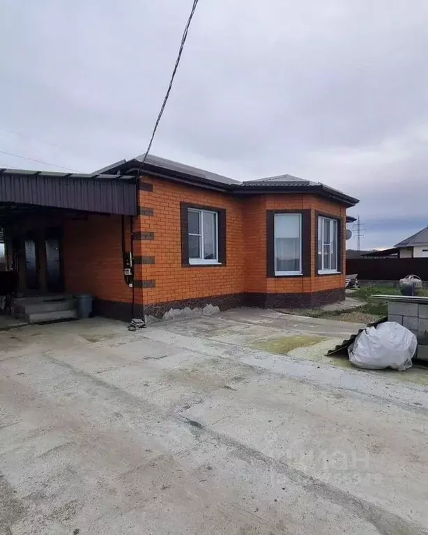 Дом в Краснодарский край, Белореченский район, пос. Южный  (120 м) - Фото 1