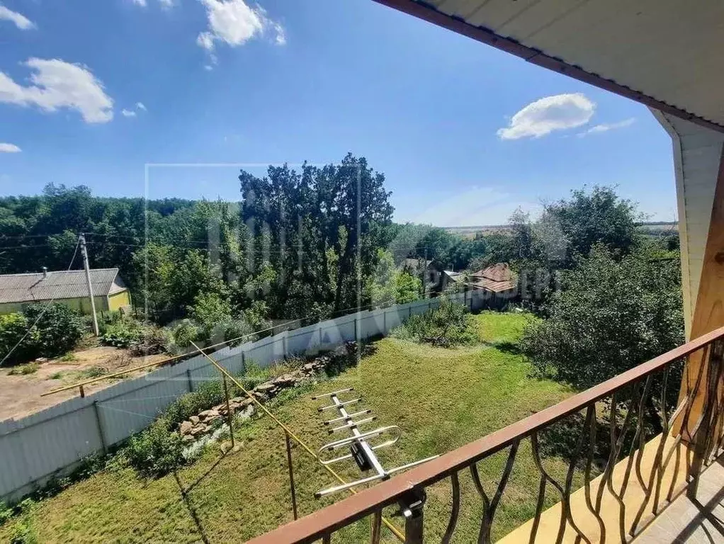 Дом в Воронежская область, Семилукский район, с. Медвежье Лесная ул., ... - Фото 1