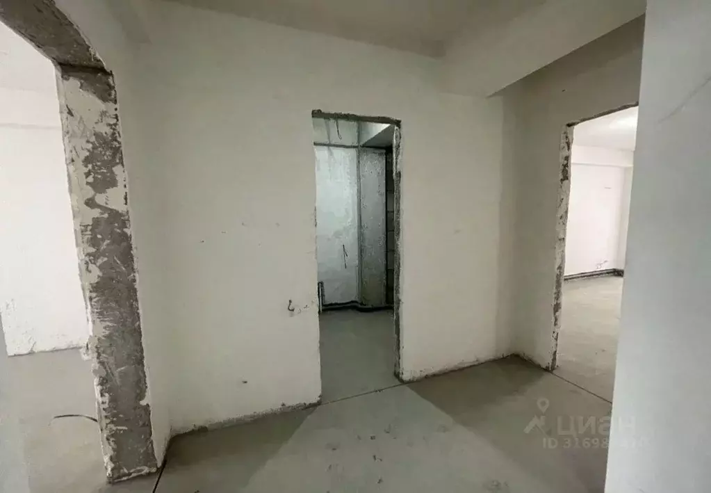 3-к кв. Дагестан, Махачкала ул. Шелковая, 12 (90.0 м) - Фото 0