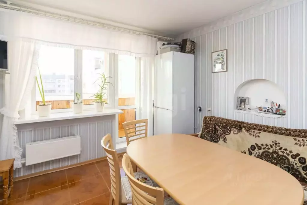 3-к кв. Тюменская область, Тюмень Восточный мкр, ул. Моторостроителей, ... - Фото 0