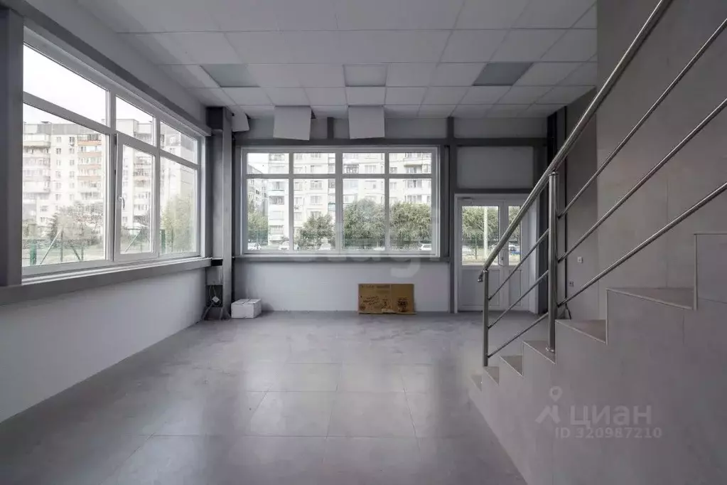 Склад в Тюменская область, Тюмень Народная ул., 1 (1265 м) - Фото 1