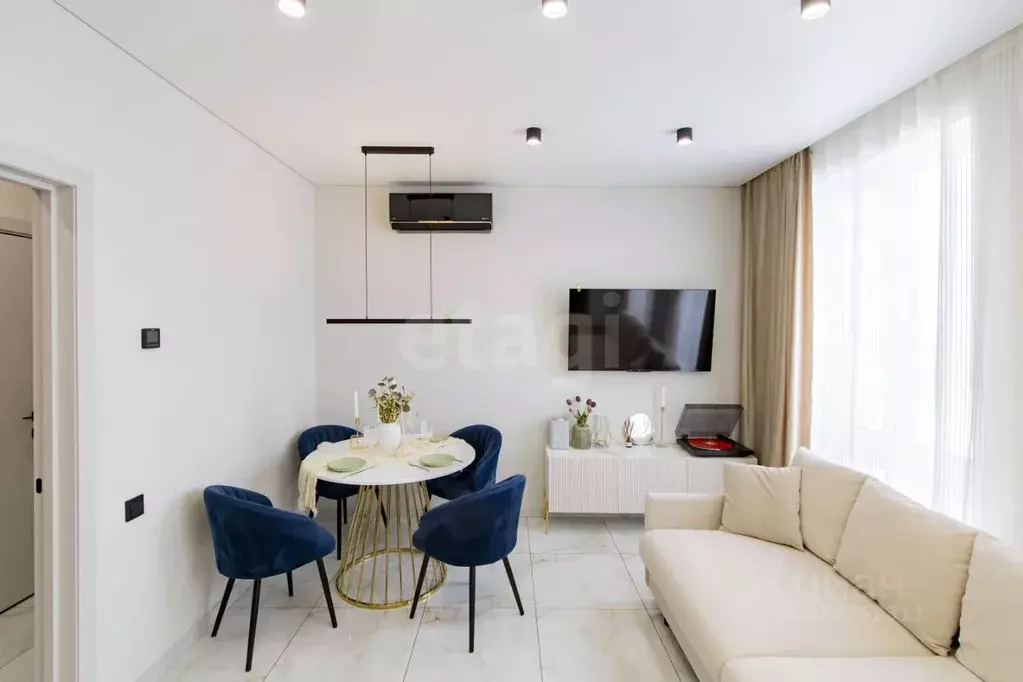 2-к кв. Тюменская область, Тюмень Новгородская ул., 1 (55.1 м) - Фото 1