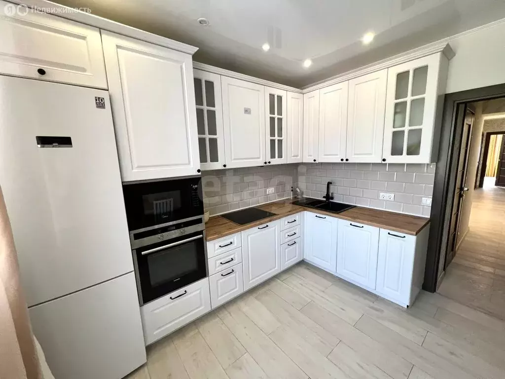 3-комнатная квартира: Брянск, улица 3 Июля, 14 (100 м) - Фото 1
