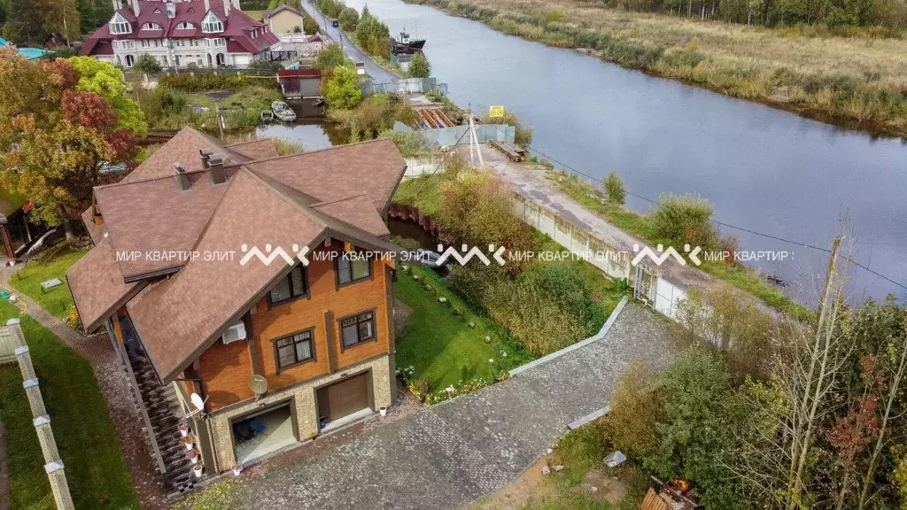 Дом в Ленинградская область, Шлиссельбург Кировский район, ул. ... - Фото 1