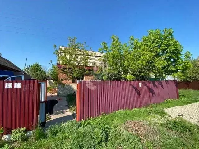Дом в Саратовская область, Красноармейск муниципальное образование, с. ... - Фото 1