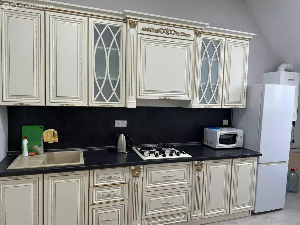 3-комнатная квартира: Махачкала, улица Абдулхакима Исмаилова, 68 (90.3 ... - Фото 1