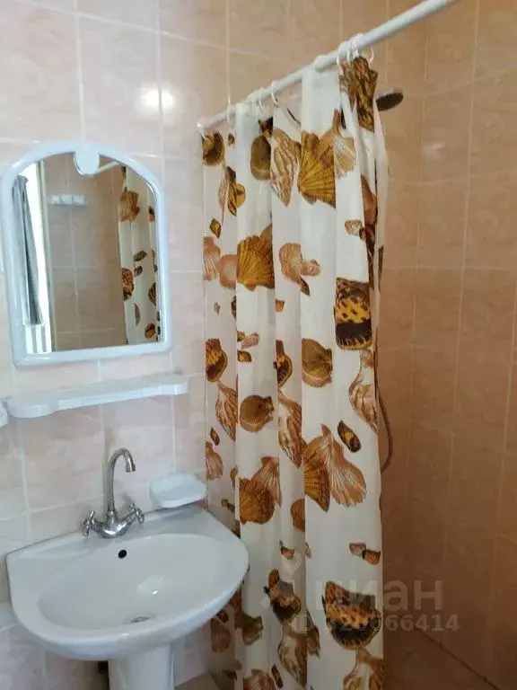 Комната Крым, Сакский район, Новофедоровка пгт ул. Садовая, 12 - Фото 2