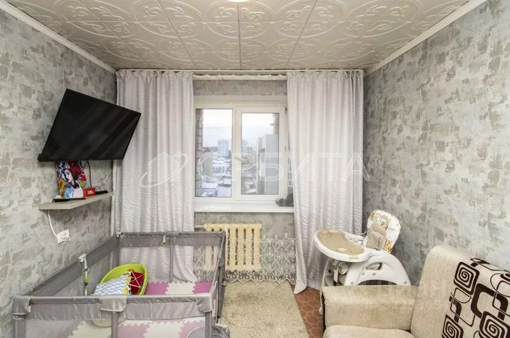 2-к кв. Тюменская область, Тюмень ул. Республики, 248 (33.1 м) - Фото 1