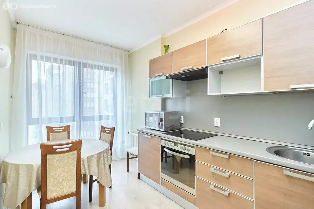 3-комнатная квартира: Тюмень, улица Максима Горького, 68 (87.1 м) - Фото 1