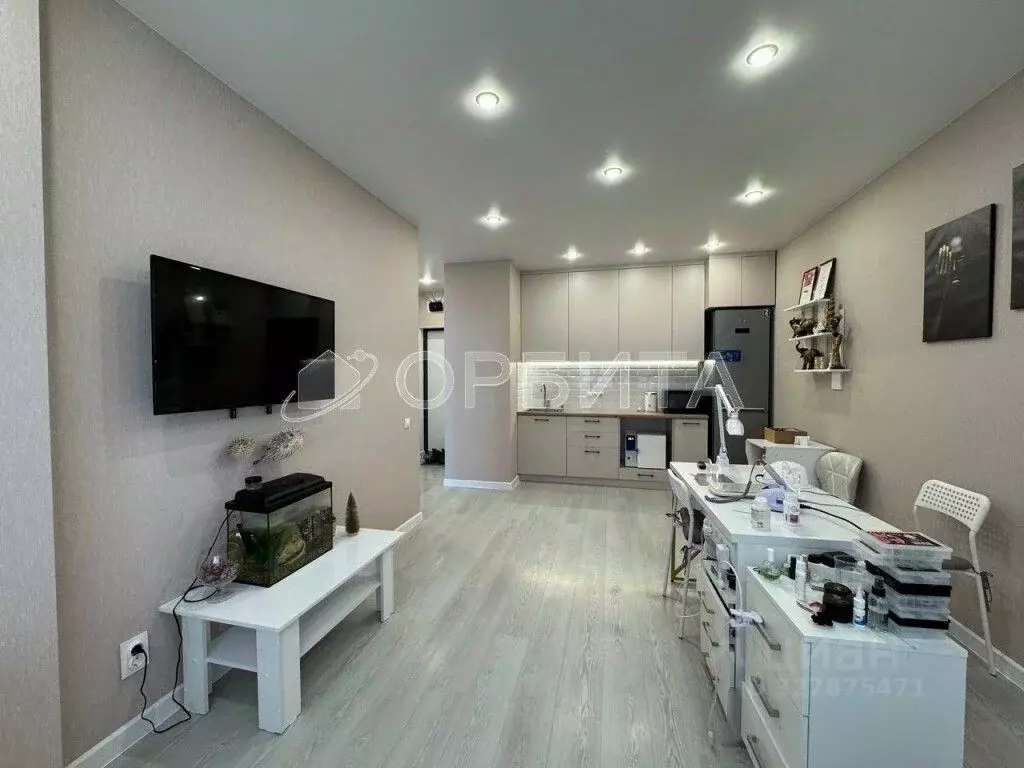 1-к кв. Тюменская область, Тюмень ул. Тимофея Чаркова, 87 (39.0 м) - Фото 1