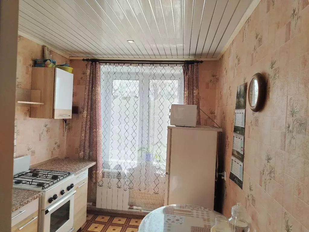 3-к кв. Ленинградская область, Тихвин 4-й мкр, 25 (52.0 м) - Фото 1