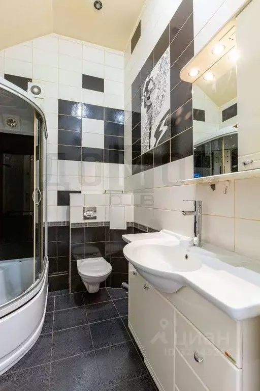 1-к кв. Свердловская область, Екатеринбург ул. Очеретина, 13 (38.4 м) - Фото 0