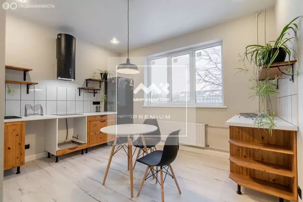 3-комнатная квартира: городской посёлок Дубровка, Советская улица, ... - Фото 1