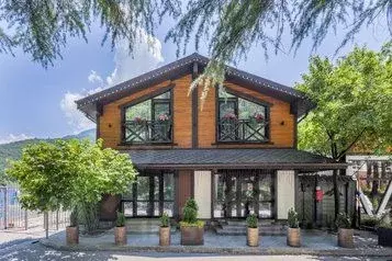 Дом в Краснодарский край, Сочи Красная Поляна пгт, ул. Вознесенская, ... - Фото 1