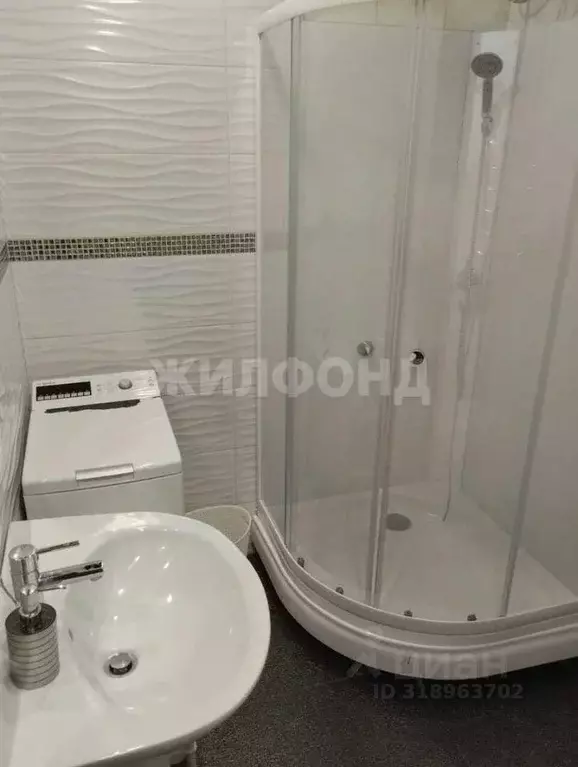 2-к кв. Новосибирская область, Новосибирский район, Краснообск рп 113 ... - Фото 0