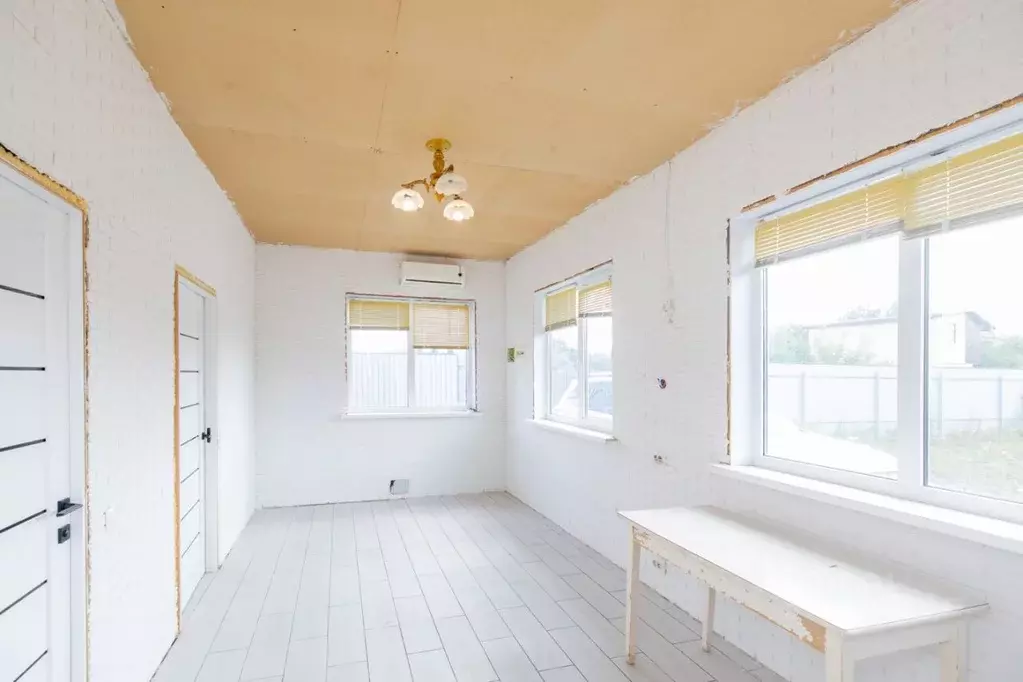 Дом в Оренбургская область, Оренбургский район, Нежинский сельсовет, ... - Фото 2