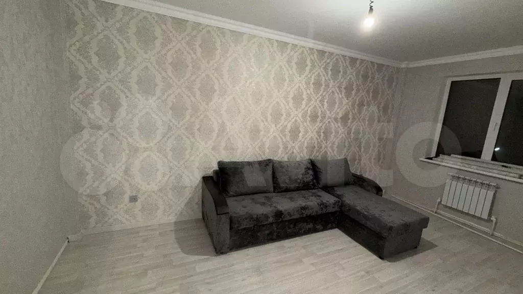 1-к. квартира, 50 м, 4/8 эт. - Фото 1