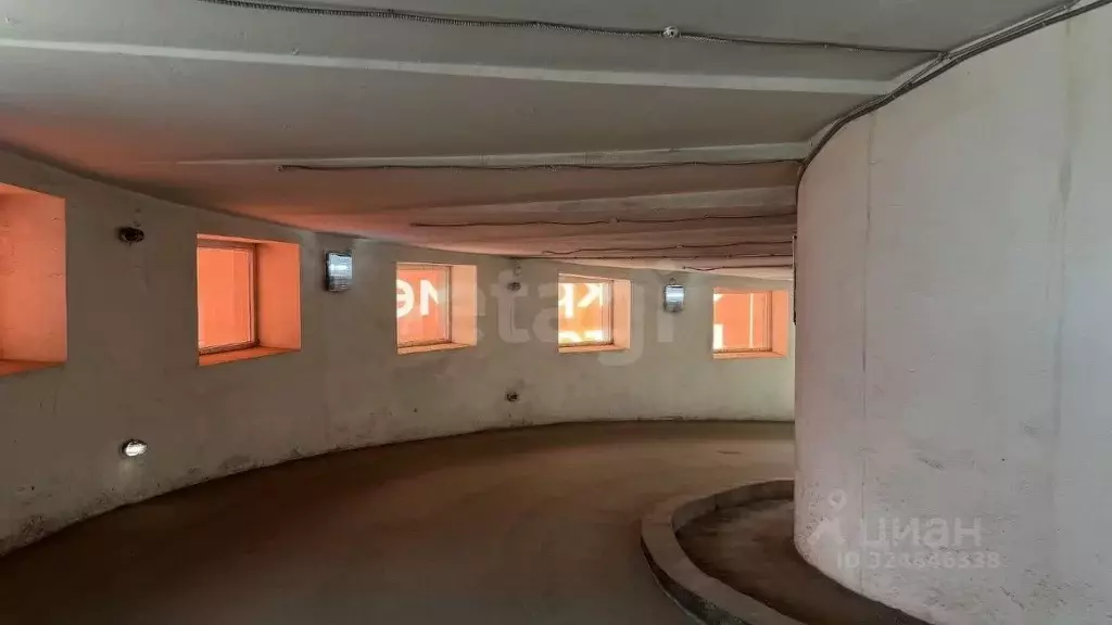 Гараж в Тюменская область, Тюмень ул. 50 лет ВЛКСМ, 16 (18 м) - Фото 1