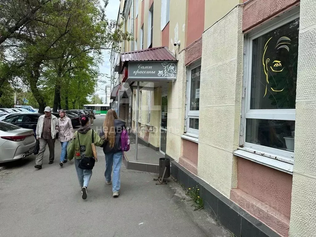 Торговая площадь в Челябинская область, Челябинск ул. Коммуны, 75 (120 ... - Фото 0