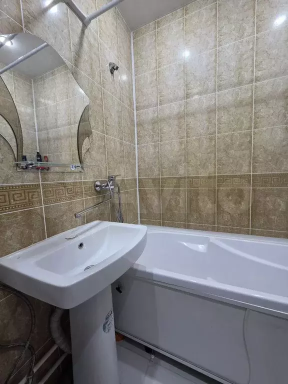 1-к. квартира, 38 м, 9/9 эт. - Фото 1