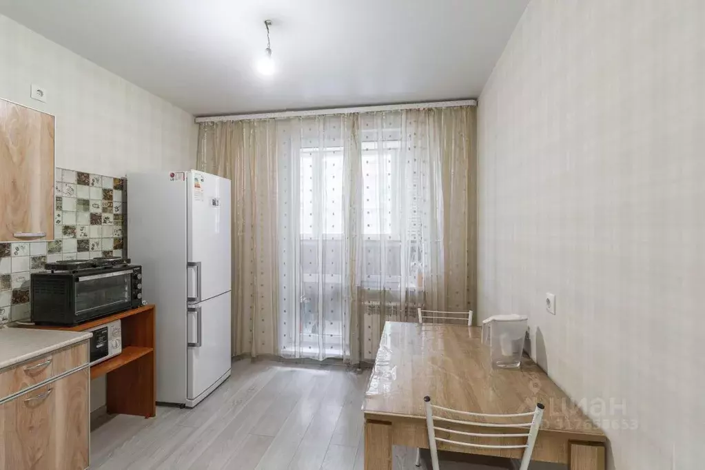 1-к кв. Омская область, Омск Взлетная ул., 13/1 (40.0 м) - Фото 1