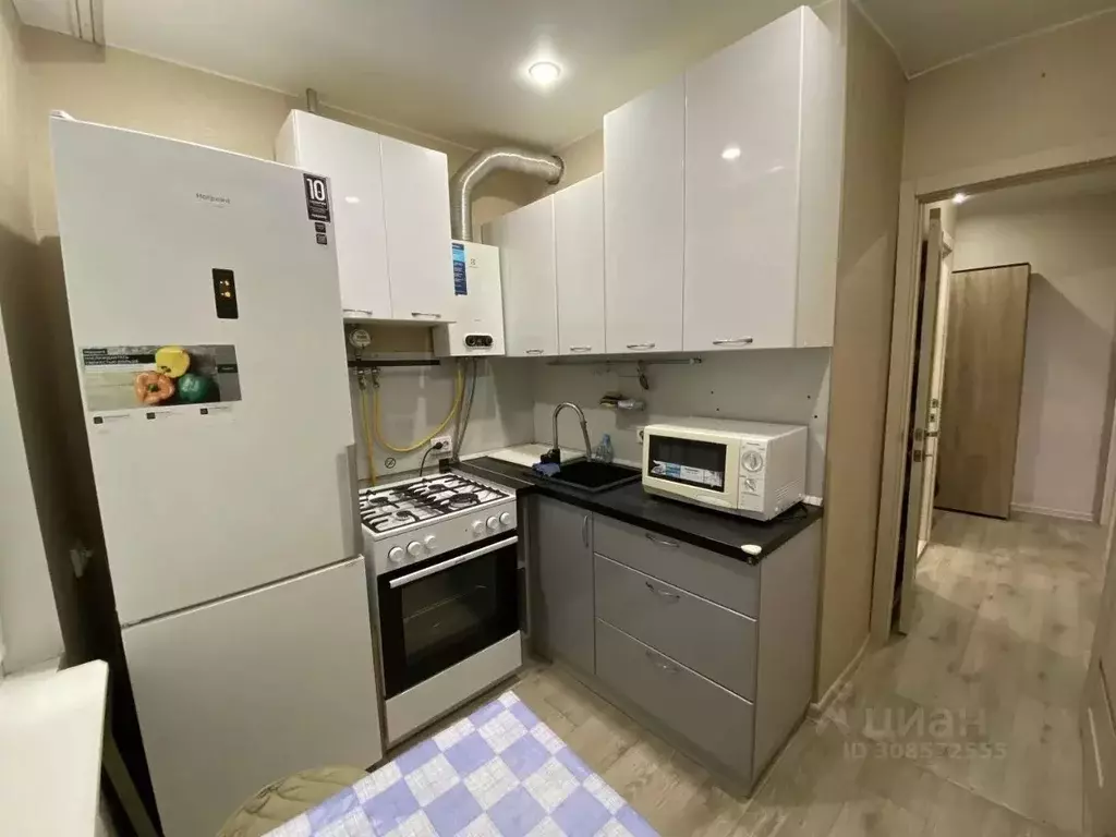 2-к кв. Татарстан, Казань ул. Шамиля Усманова, 8 (40.0 м) - Фото 1