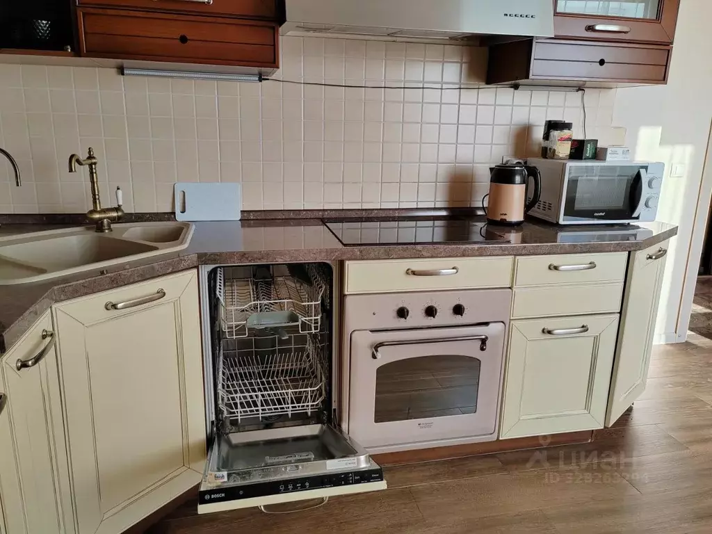 1-к кв. Тюменская область, Тюмень ул. Дмитрия Менделеева, 14 (46.0 м) - Фото 2