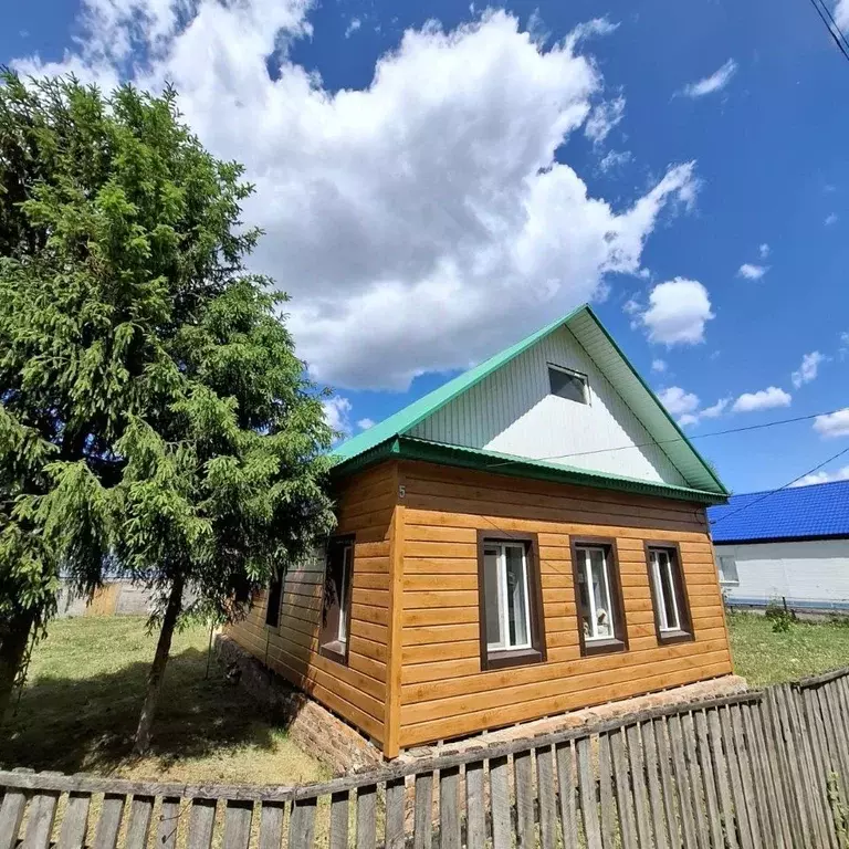 Дом в Башкортостан, Чишминский сельсовет, д. Нижнехозятово ул. ... - Фото 0