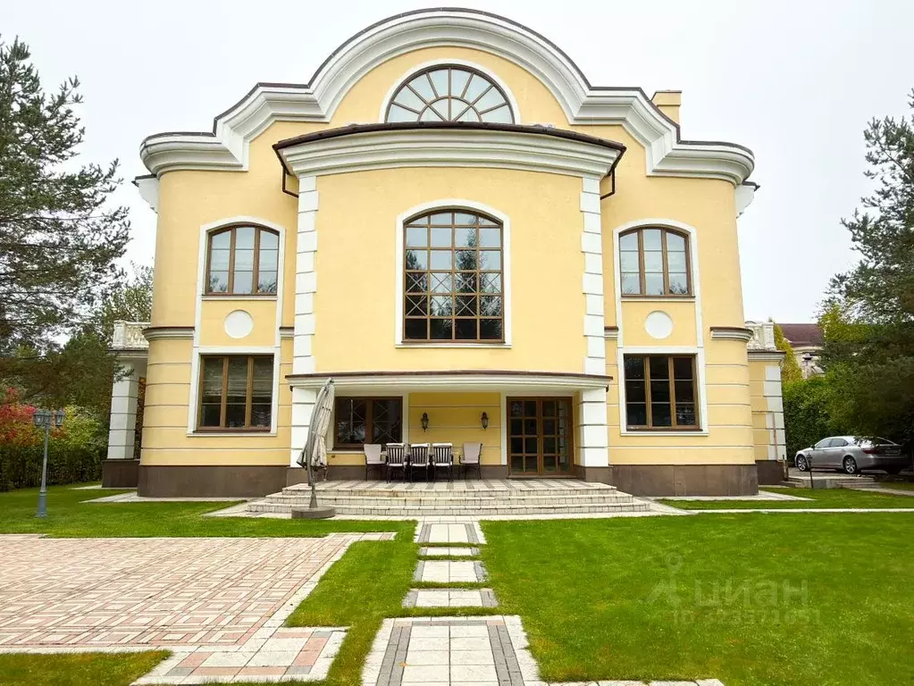 Коттедж в Московская область, Красногорск городской округ, с. ... - Фото 1