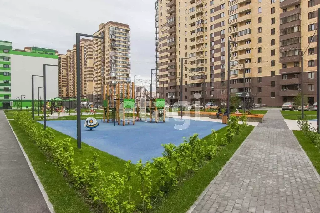 Студия Тюменская область, Тюмень ул. Тимофея Чаркова, 81 (27.7 м) - Фото 1