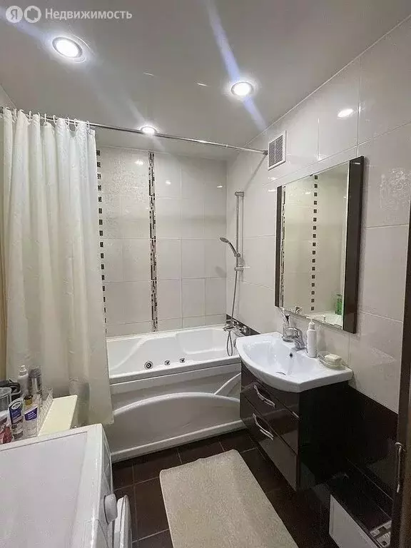 3-комнатная квартира: Тюмень, Широтная улица, 118 (91.2 м) - Фото 0