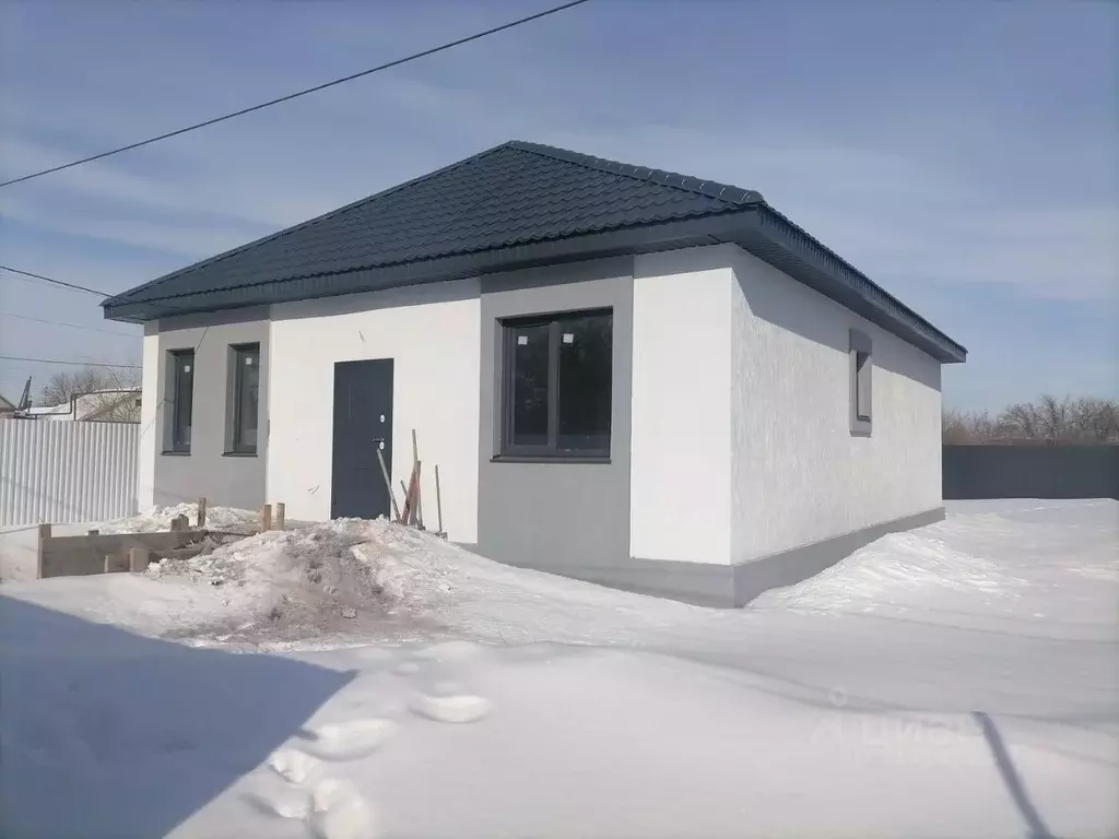 Дом в Самарская область, Кинель ул. 4-я Юго-Западная (100 м) - Фото 0