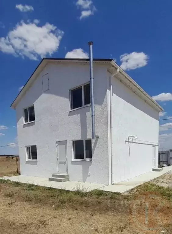 Дом в Крым, Сакский район, Ореховское с/пос, с. Михайловка ул. ... - Фото 0