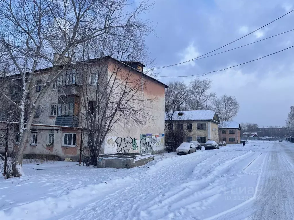 2-к кв. Свердловская область, Среднеуральск Набережная ул., 4 (41.6 м) - Фото 1