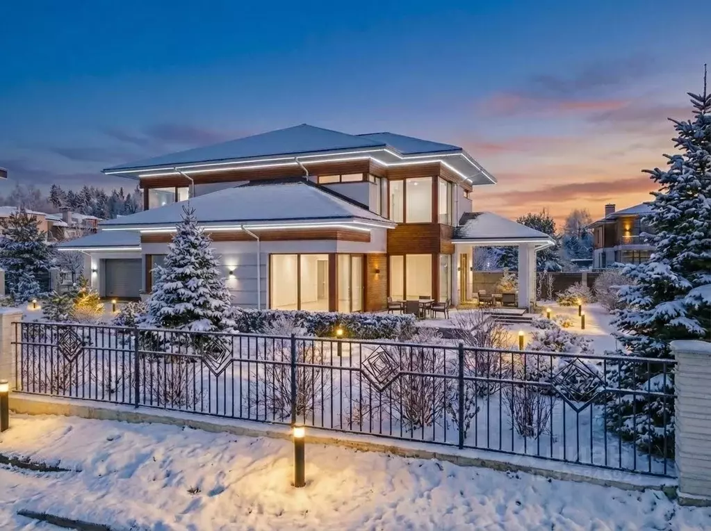 Коттедж в Московская область, Одинцово ул. Верхнее Отрадное, 2 (450 м) - Фото 1