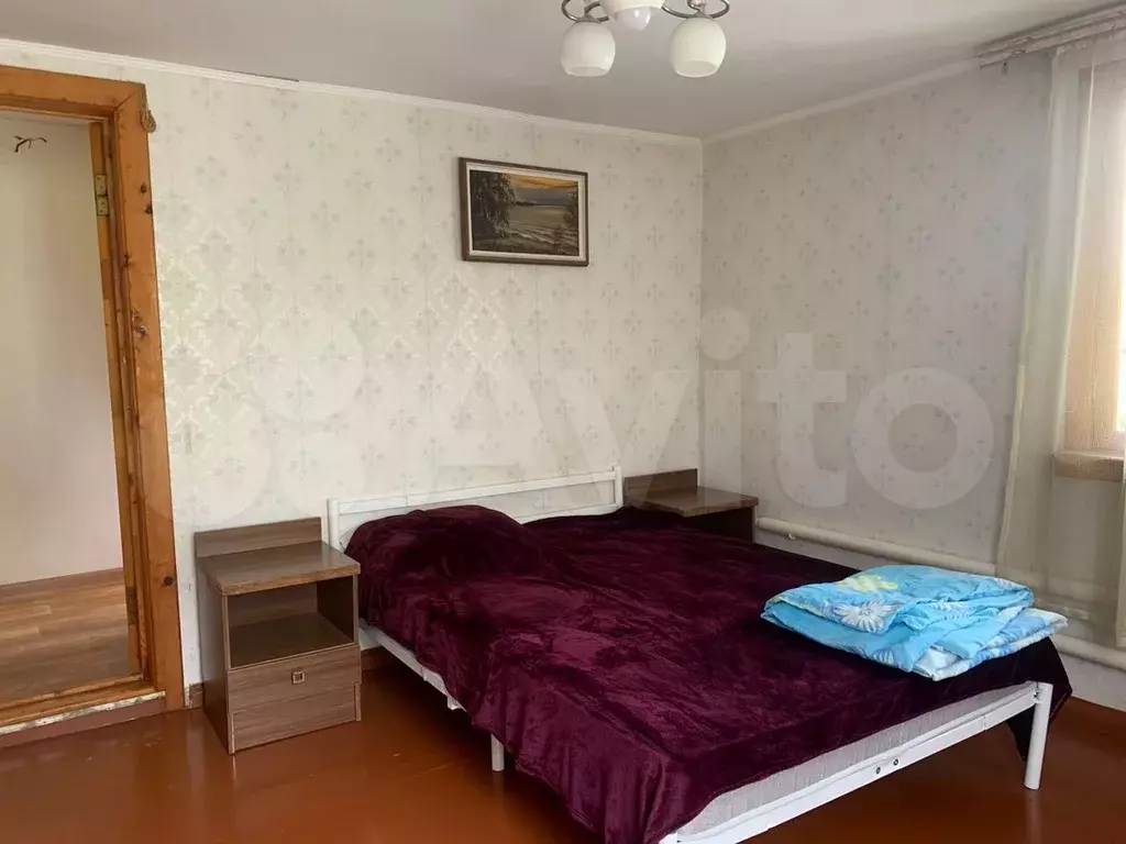 Комната 18 м в 3-к., 1/1 эт. - Фото 0