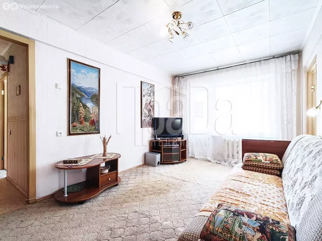 4-комнатная квартира: Красноярск, 1-я Хабаровская улица, 8 (60.1 м) - Фото 0