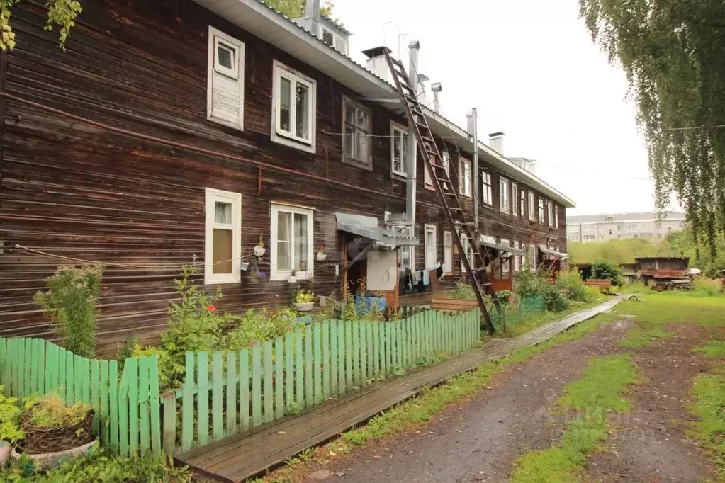 3-к кв. Вологодская область, Великий Устюг ул. Нахимова, 18 (52.9 м) - Фото 0