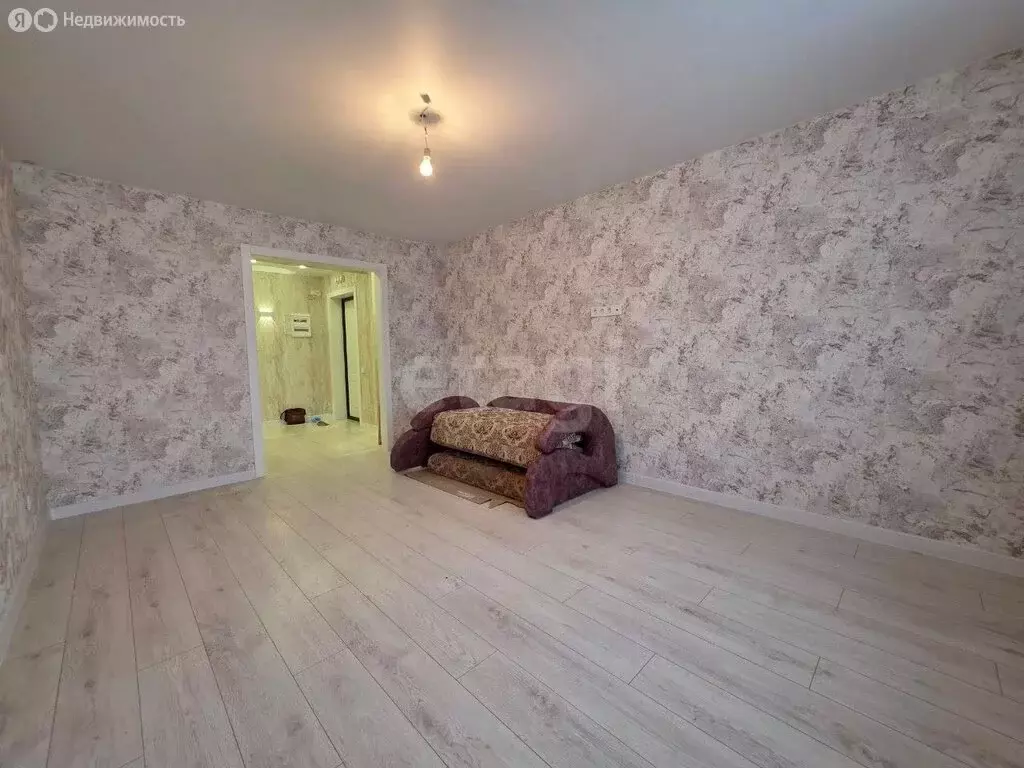 3-комнатная квартира: Энгельс, посёлок Новое Осокорье, Краснознамённая ... - Фото 2