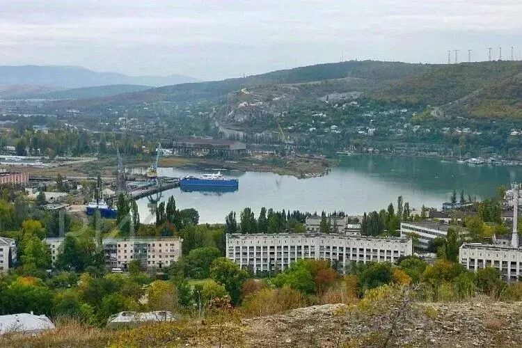 3-к кв. Севастополь, Севастополь, Инкерман г. ул. Погорелова, 33 (69.6 ... - Фото 0