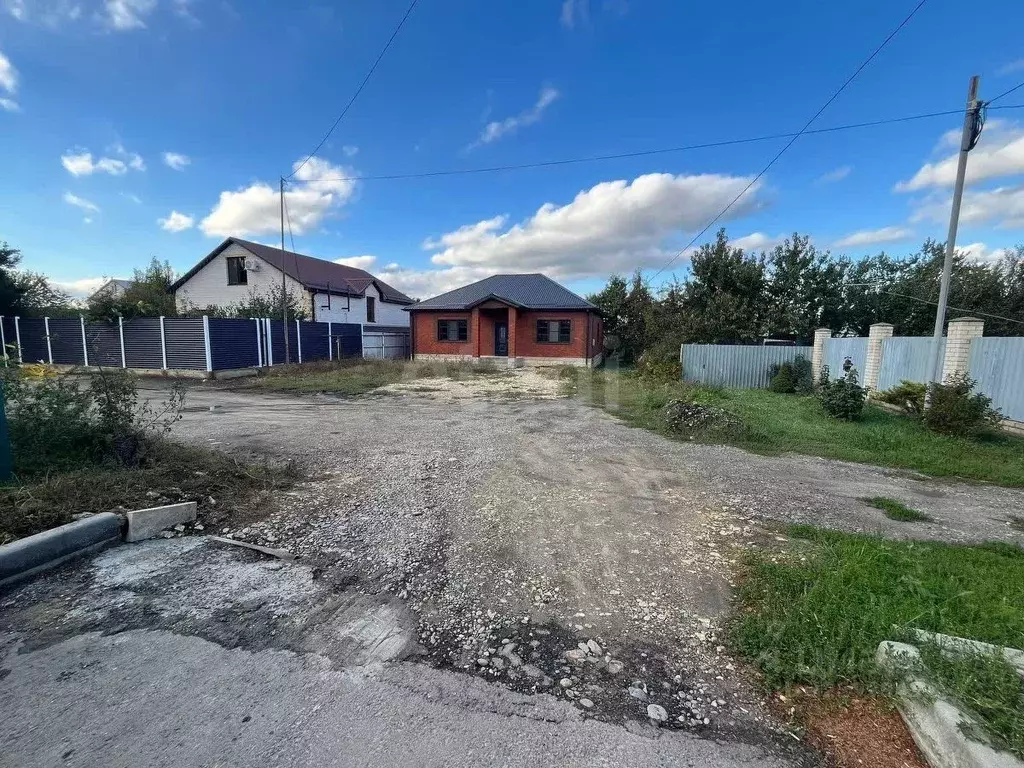 Дом в Ставропольский край, Михайловск Шпаковский район, Локомотивная ... - Фото 2