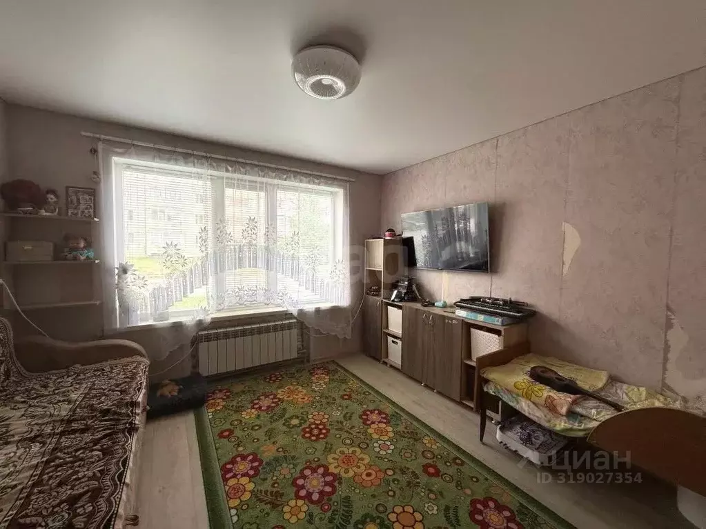 3-к кв. Вологодская область, Великий Устюг ул. Нахимова, 19 (48.9 м) - Фото 0