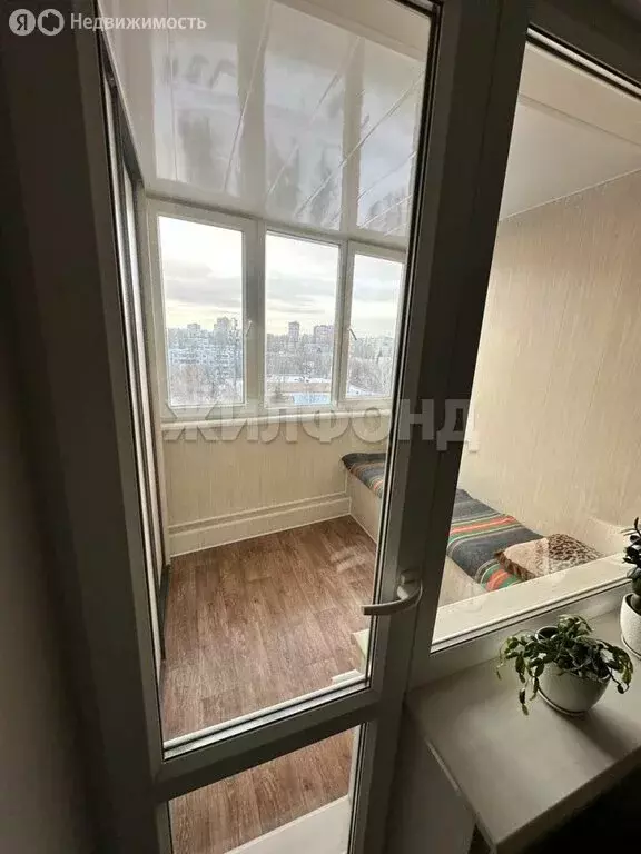 3-комнатная квартира: Тольятти, улица Баныкина, 56 (65.8 м) - Фото 1