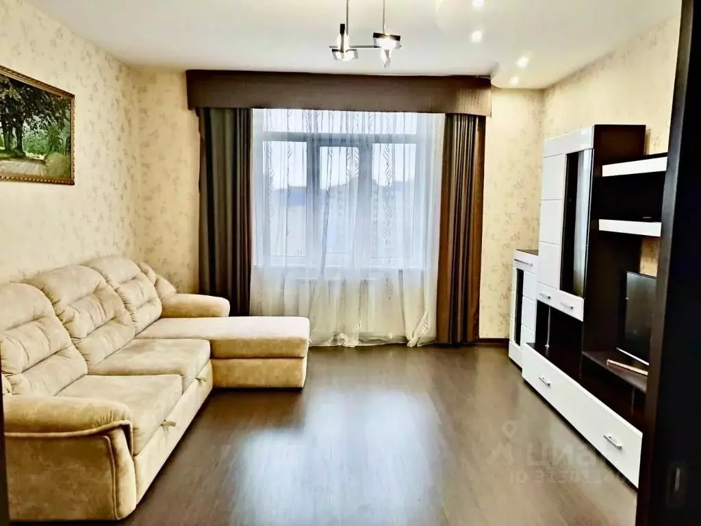1-к кв. Омская область, Омск просп. Комарова, 15к1 (70.0 м) - Фото 0