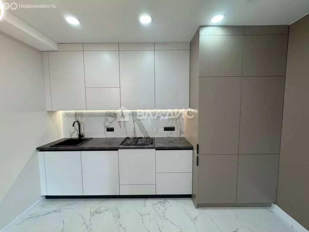 2-комнатная квартира: Гурьевск, Лазурная улица, 18к1 (68 м) - Фото 1