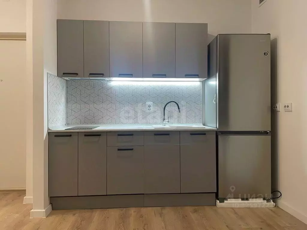 Студия Свердловская область, Екатеринбург ул. 8 Марта, 204Г/2 (26.3 м) - Фото 1