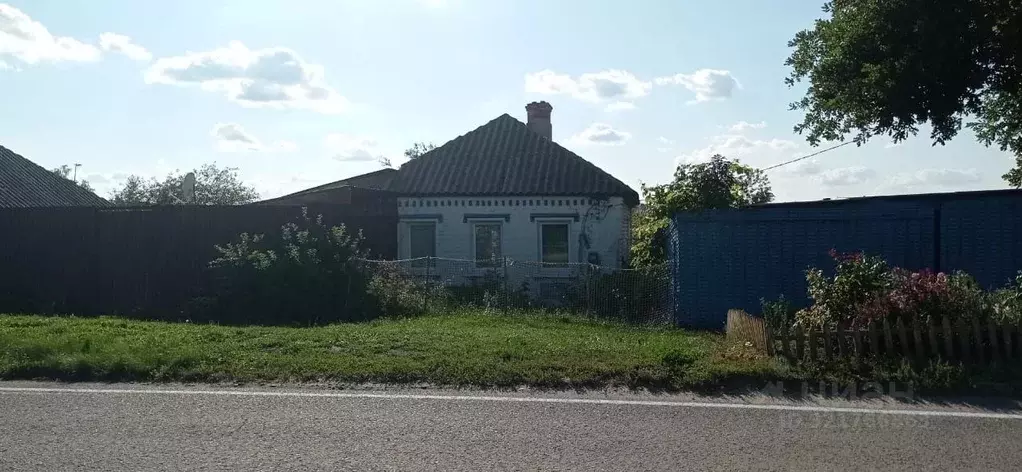 Дом в Белгородская область, Корочанский район, Алексеевское с/пос, с. ... - Фото 0