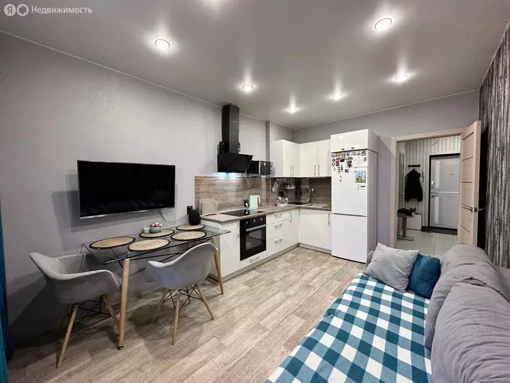 1-комнатная квартира: Тюмень, улица Монтажников, 51 (40.3 м) - Фото 1