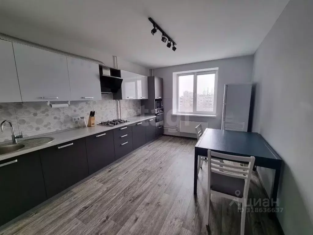 2-к кв. Волгоградская область, Волгоград ул. Глазкова, 23А (70.3 м) - Фото 1