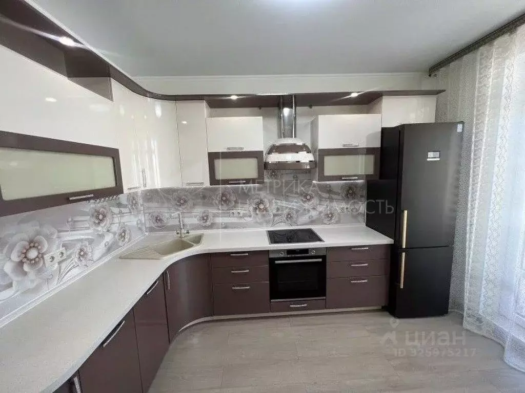 3-к кв. Тюменская область, Тюмень ул. Федюнинского, 30 (83.2 м) - Фото 1